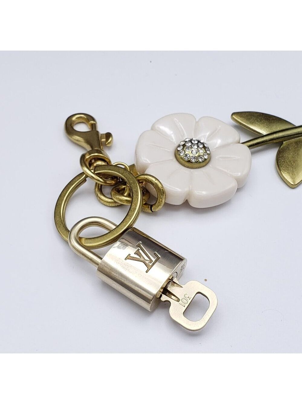 LV Gold Padlock Authentic 🔑 Luxury Bag Charm w/ Unbranded Flower Keychain - Picture 6 of 12